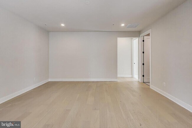 Building Photo - 6921 Renita Ln