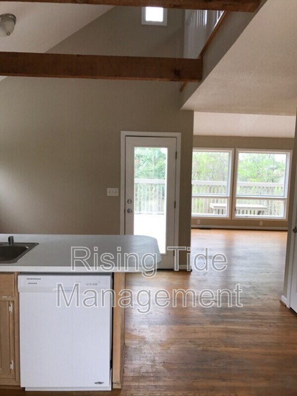 Building Photo - 2208 Mountain View Rd