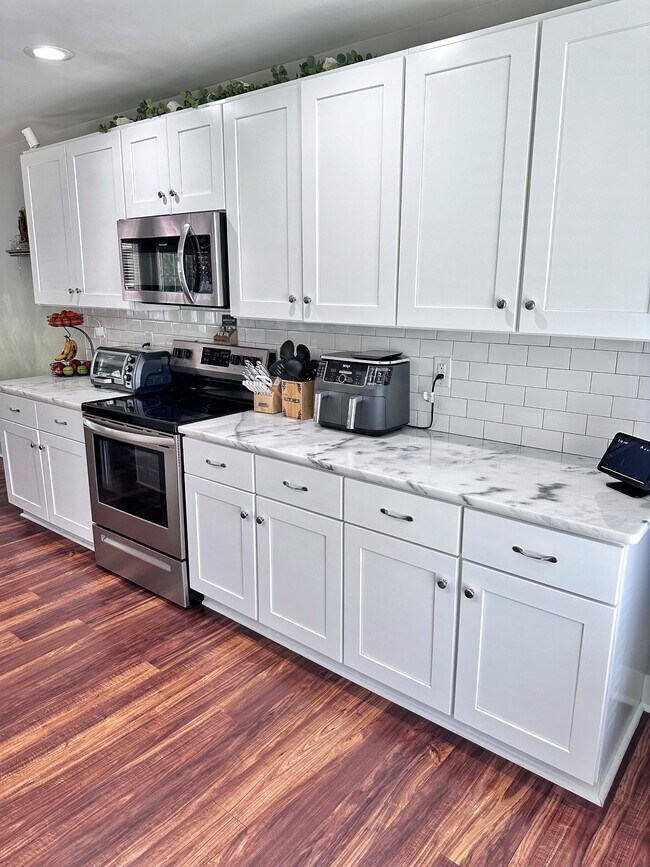 Building Photo - 304 Chisholm Trail