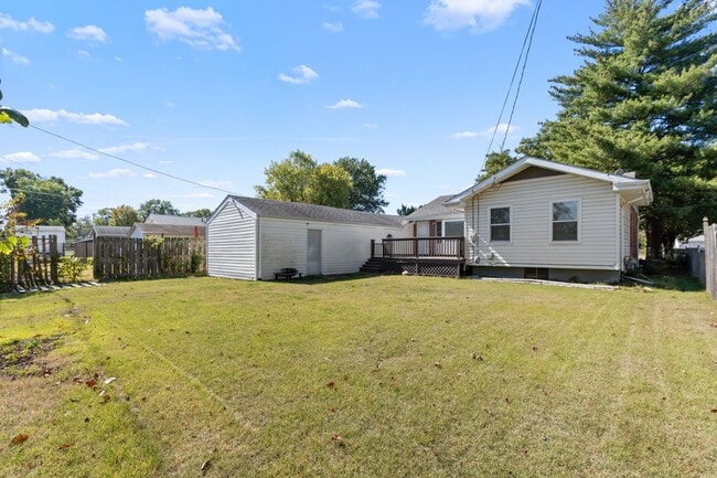 Building Photo - 1120 Gahan Dr