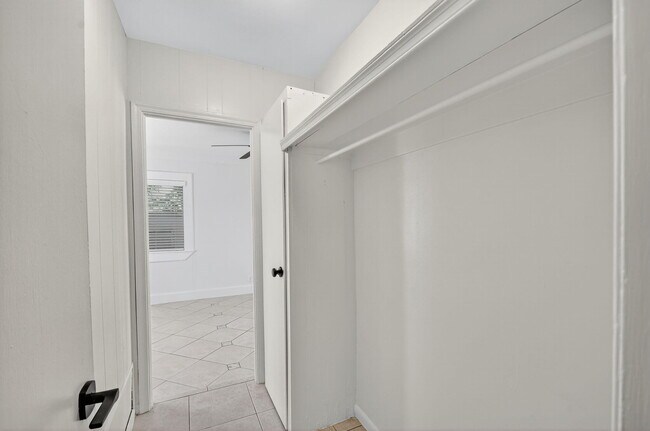 Building Photo - 5009 Spruce Ave