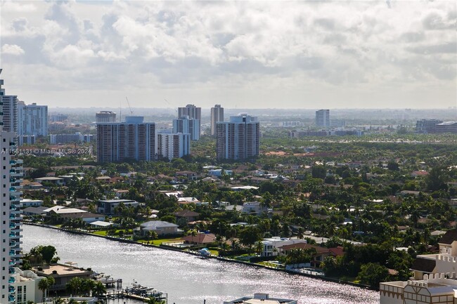 Building Photo - 1830 S Ocean Dr