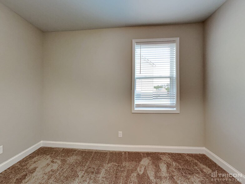 Building Photo - 317 Arbor Cir
