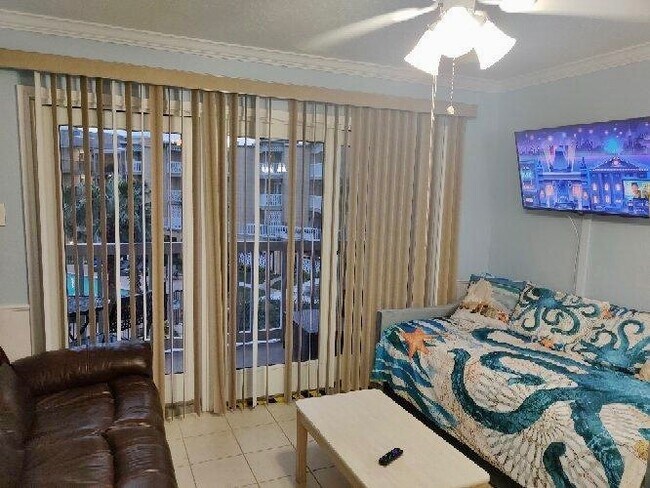 Building Photo - 6300 Seawall Blvd