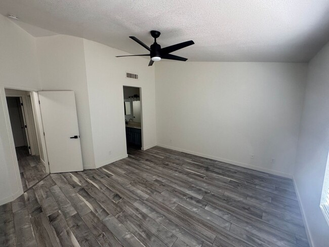 Building Photo - 9155 W Villa Rita Dr