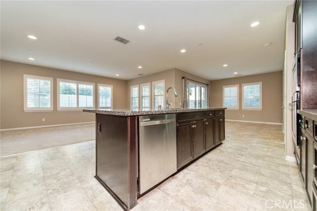 Building Photo - 6248 Desales St