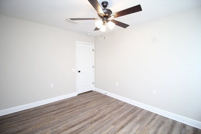 Building Photo - Beautiful 3BR/2BA Brick Home with Granite Kitchen, Covered Patio, Fire Pit & 2-Car Garage Near I-10