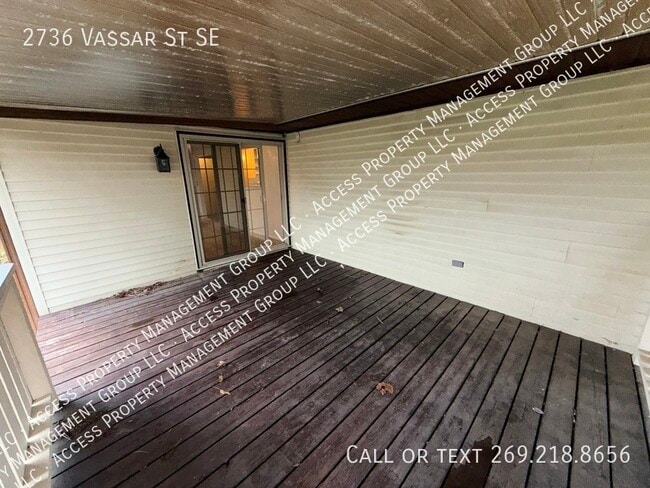 Building Photo - 2736 Vassar Dr SE