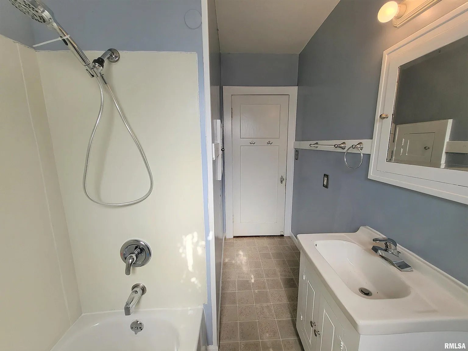 Building Photo - 1021 W Hanssler Pl