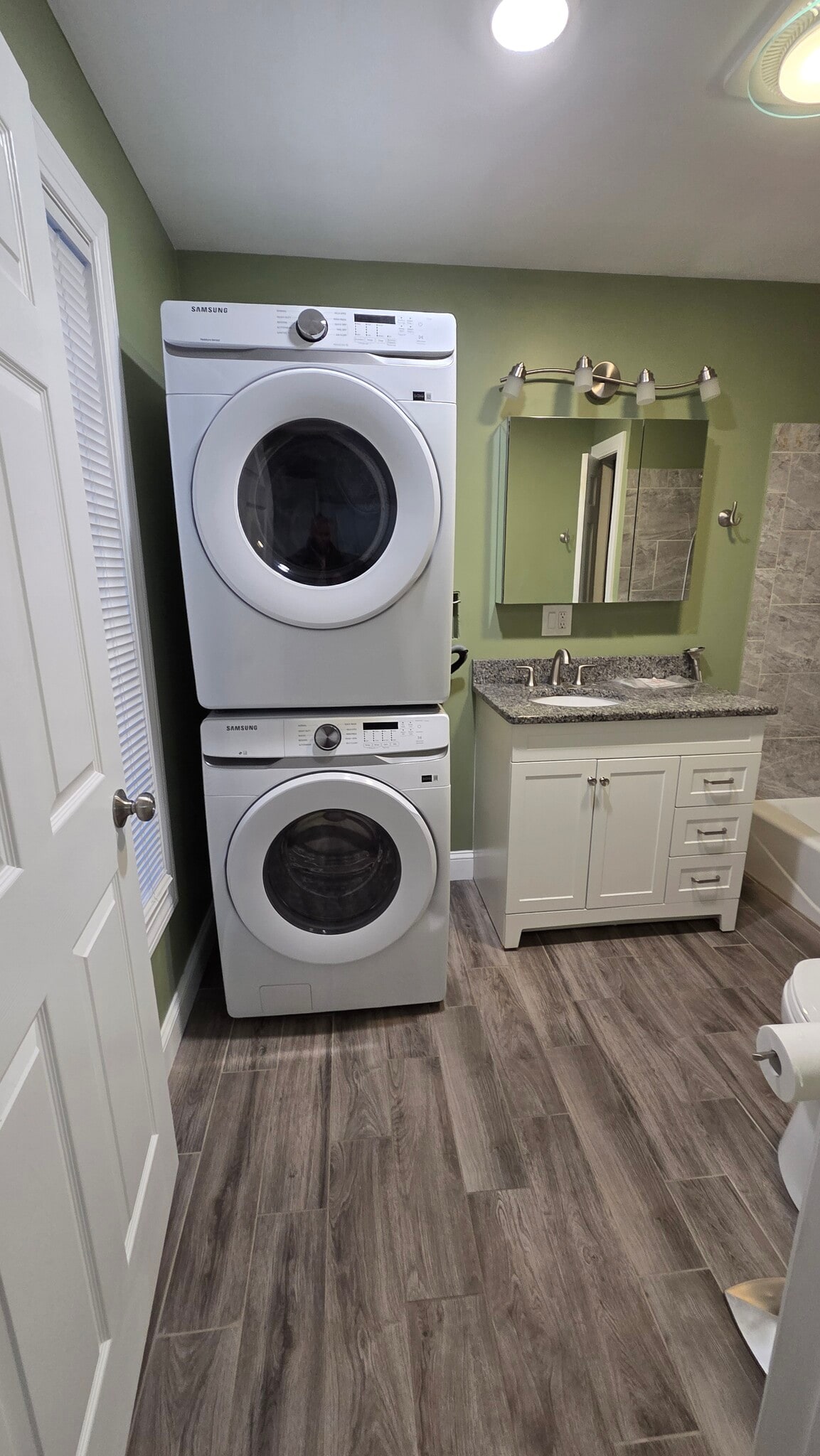 Bathroom/Laundry - 241 Jackson Ave