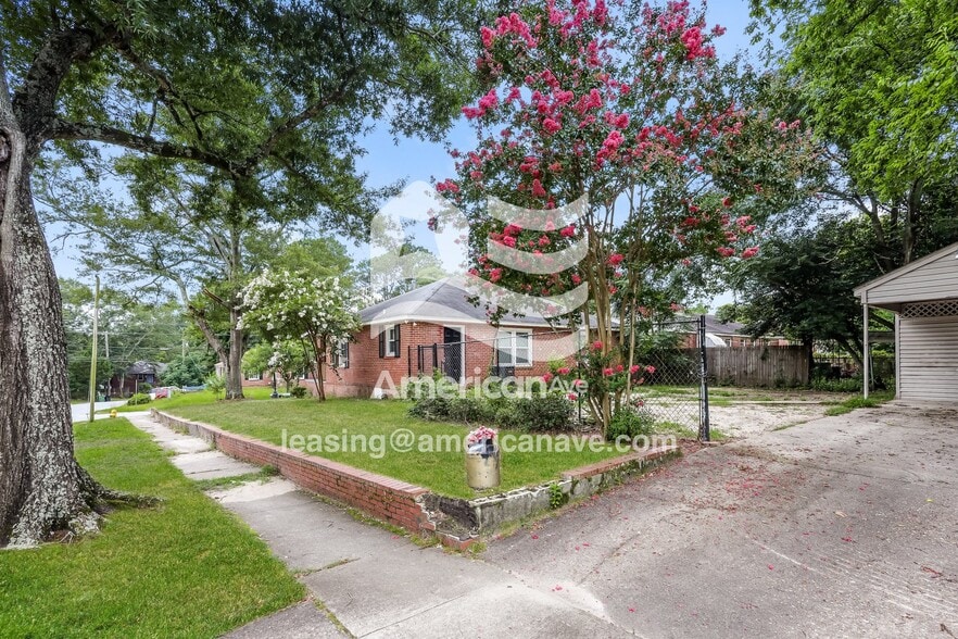 Building Photo - 2839 Schaul St