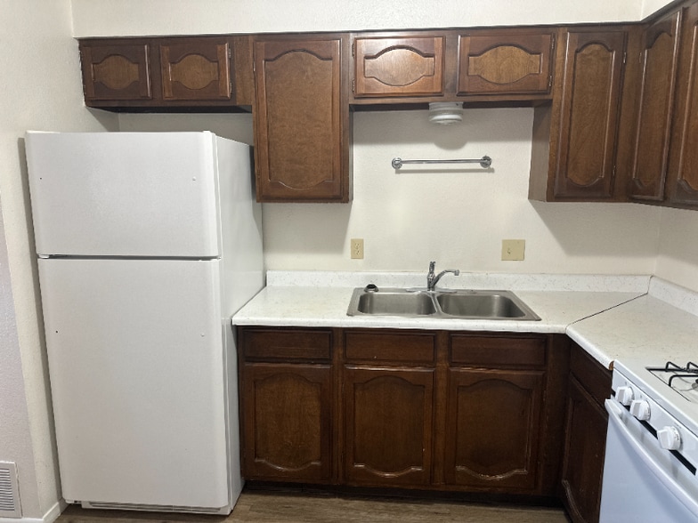 Building Photo - 2803 E 22nd St