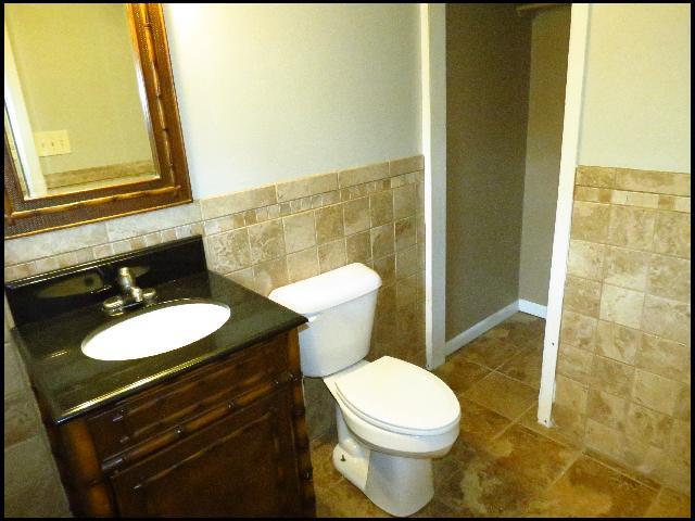 Building Photo - 9900 Pinnacle Valley Rd