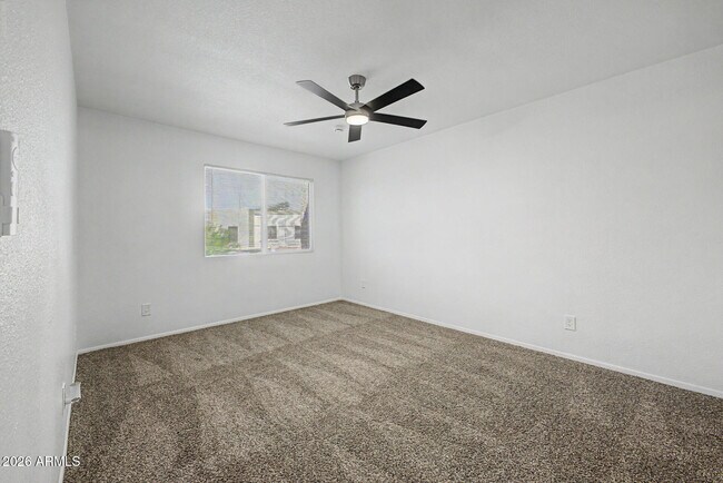 Building Photo - 5984 N 48th Ave