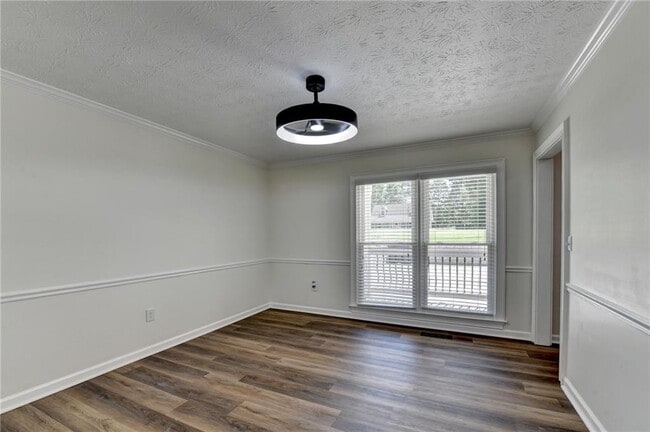 Building Photo - 1530 Plunketts Rd