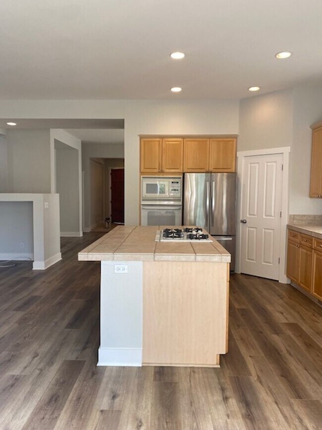 Building Photo - Sweet, perfect 10 located in Caughlin Ranc...