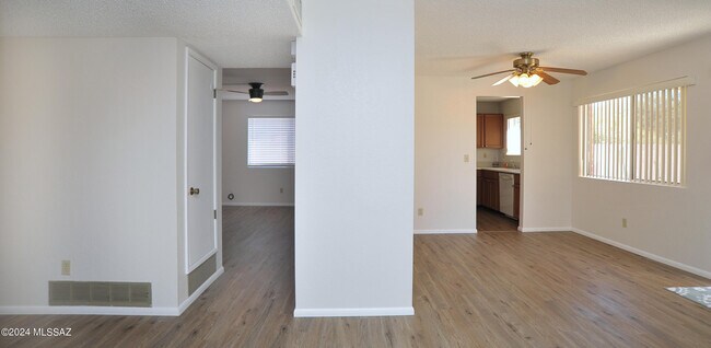 Building Photo - 3777 W Horizon Hills Dr