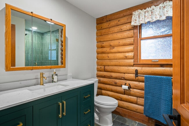 Building Photo - N1508 Wildwood Rd