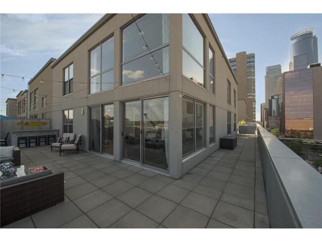 Building Photo - 521 S 7th St