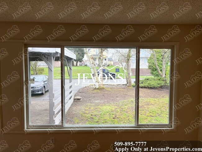 Building Photo - Enjoy the new appliances in this lovely single-family home located in the heart of Tacoma