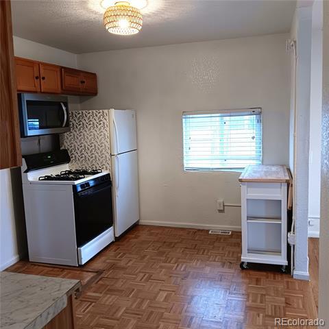 Building Photo - 184 N 9th Ave