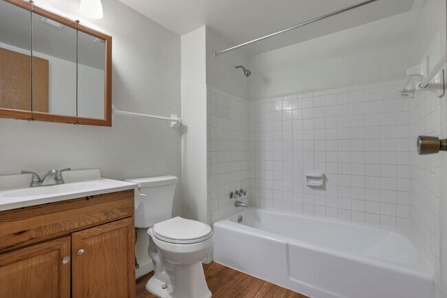 Building Photo - 2460-2462 Hiawatha St