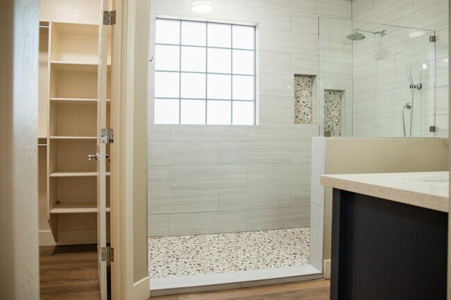 Building Photo - 1874 S 160th Ln