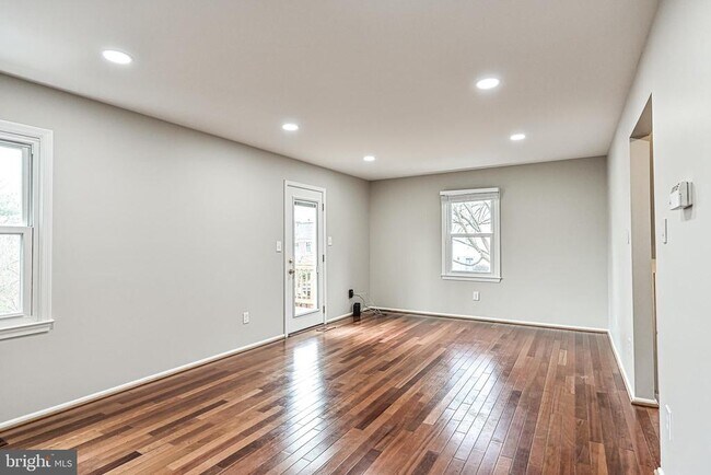 Building Photo - 5572 Kendrick Ln