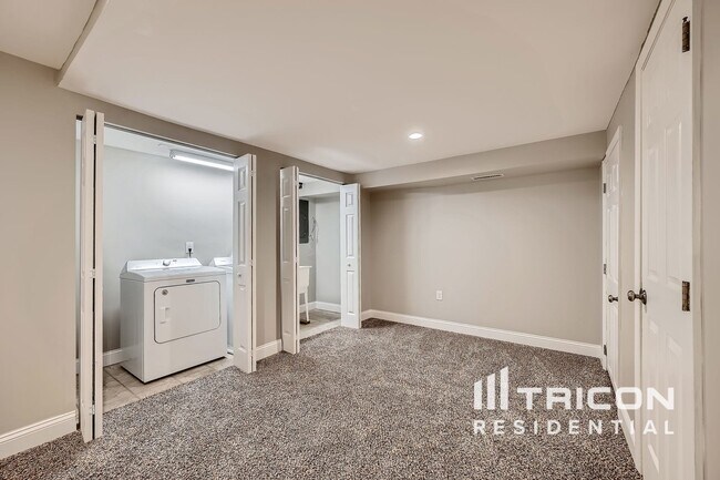 Building Photo - 610 N Branch Ct