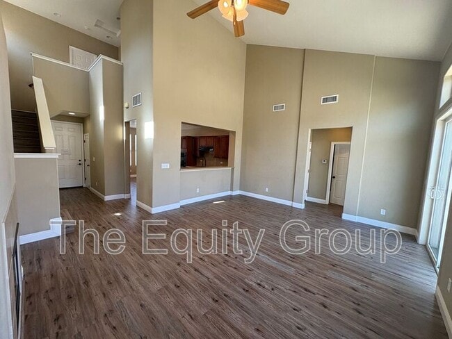 Building Photo - 1424 N Oliveto Ct