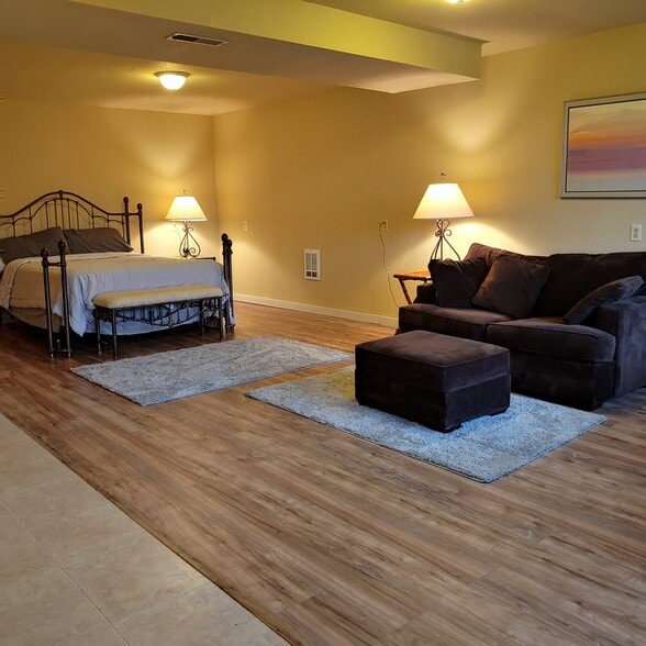 Building Photo - 12052 NE Jefferson Point Rd