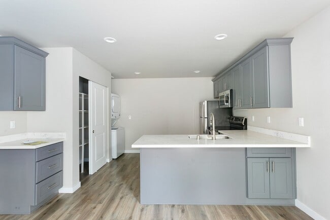 Building Photo - Charming Private 2BD/1BA DADU in Tacoma – $2,250/mo