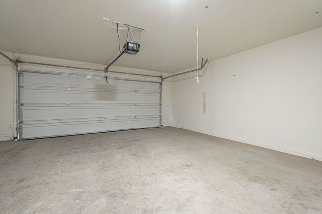 Building Photo - 1536 E Demain Dr