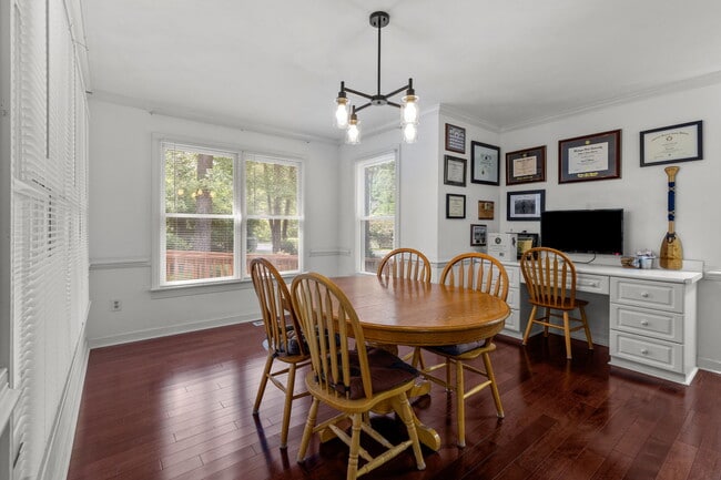 Building Photo - 951 Forest Lakes Cir