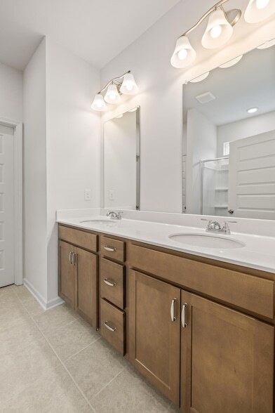 Building Photo - 326 Red Tail Dr