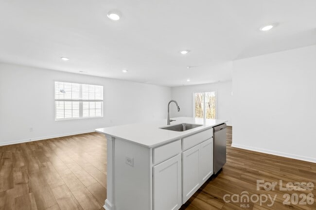 Building Photo - 544 Sand Dunes Dr