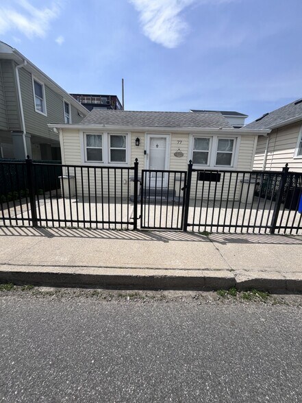 Primary Photo - 77 Wisconsin St