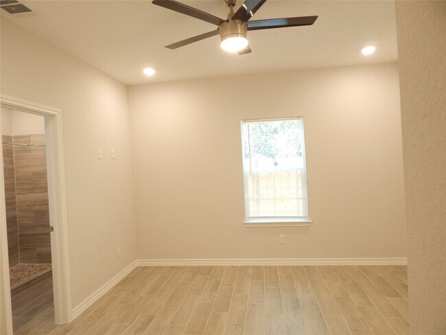 Building Photo - 230 Northlawn St