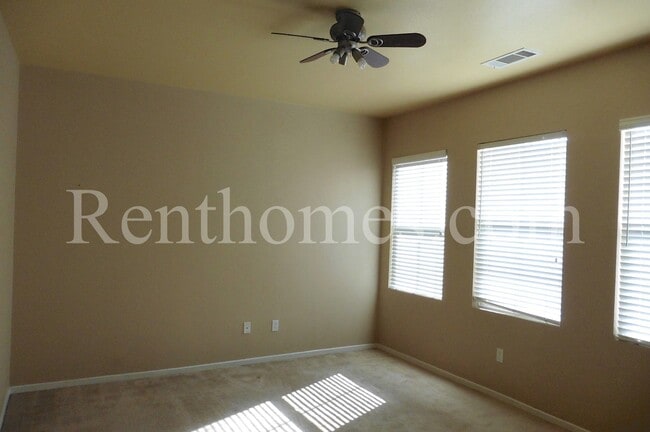 Building Photo - Torrey Highlands, 7750 Via Belfiore #4, AC, Fireplace, Garage, Community Pool and Spa!