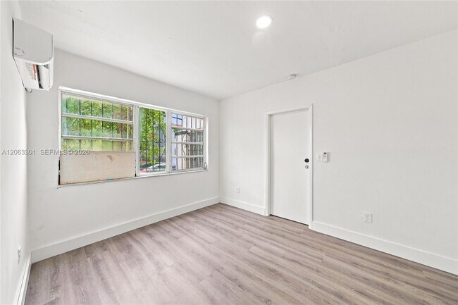 Building Photo - 128 NW 9th Ave