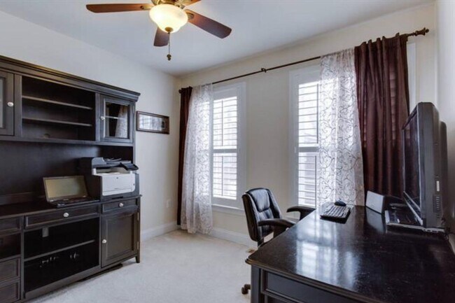 Building Photo - 2149 Red Vine Dr