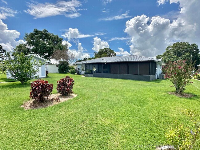 Building Photo - 126 Lake Francis Dr