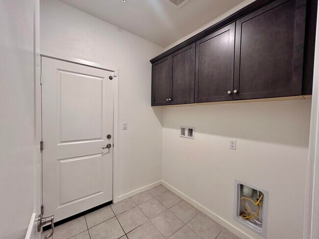 Building Photo - 40082 Catania Ct
