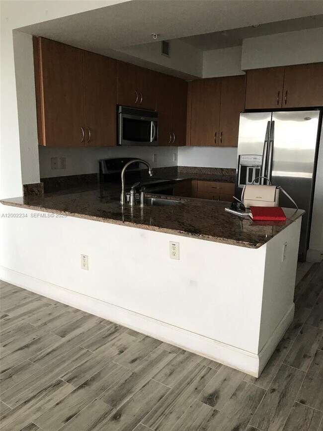 Building Photo - 1830 Radius Dr