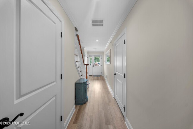 Building Photo - 302 Villa Dr