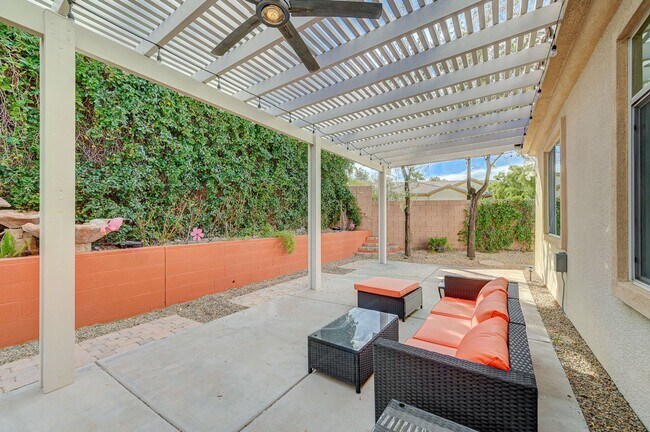 Building Photo - Stunning single-story home in picturesque community!