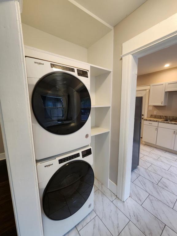 Building Photo - 1723 W Genesee St