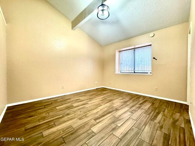 Building Photo - 12146 El Greco Cir