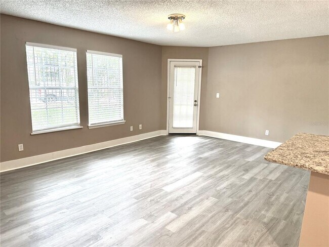 Building Photo - 6064 Westgate Dr