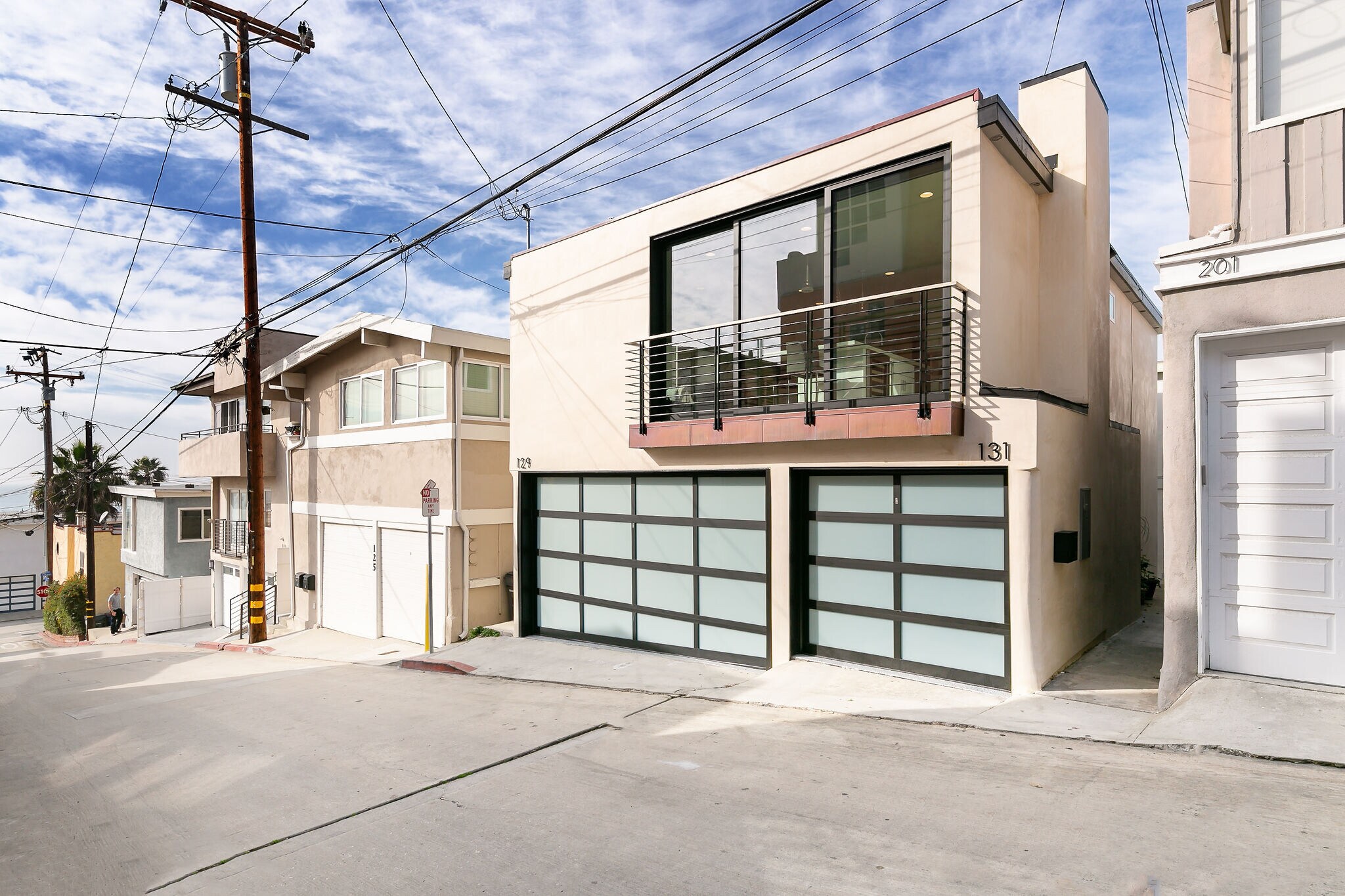 Building Photo - 131 Gull St